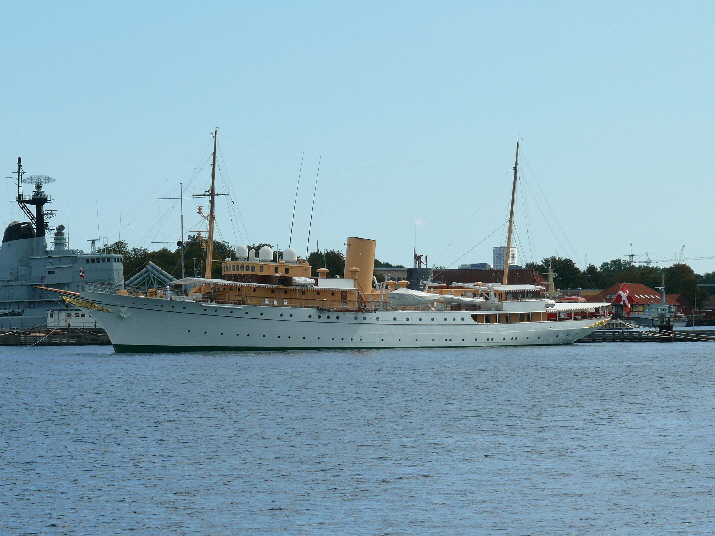 K�nigliche Yacht von D�nemark gesehen in OSLO / Royal yacht from Denmark seen in Oslo