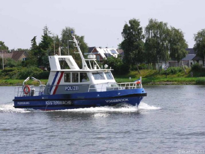 K�stenwach auf dem Nord-Ostsee Kanal / coastguard on their way on North - Baltic Sea  canal
